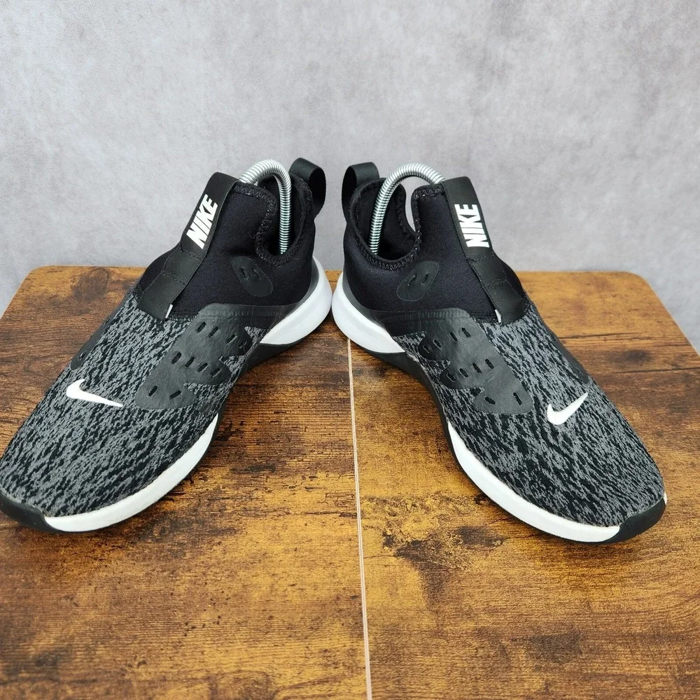 Nike Foundation Elite TR Running Shoes Womens‎ 8 Black Sneakers  AJ8154-001